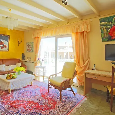 Holiday Mia Villa *
